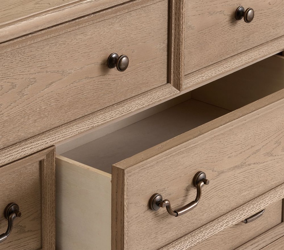 Blythe 7-Drawer Dresser (142 cm)
