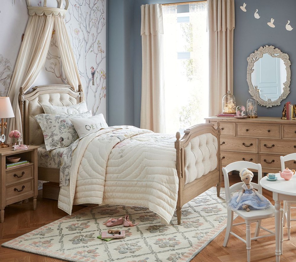 Blythe 7-Drawer Dresser (142 cm)