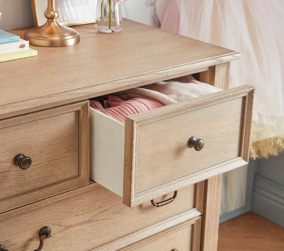 Blythe 7-Drawer Dresser (142 cm)