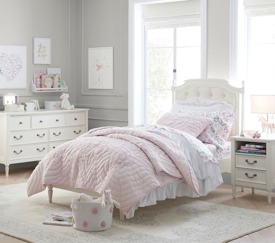 Blythe 7-Drawer Dresser (142 cm)