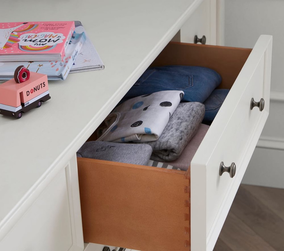 Blythe 7-Drawer Dresser (142 cm)