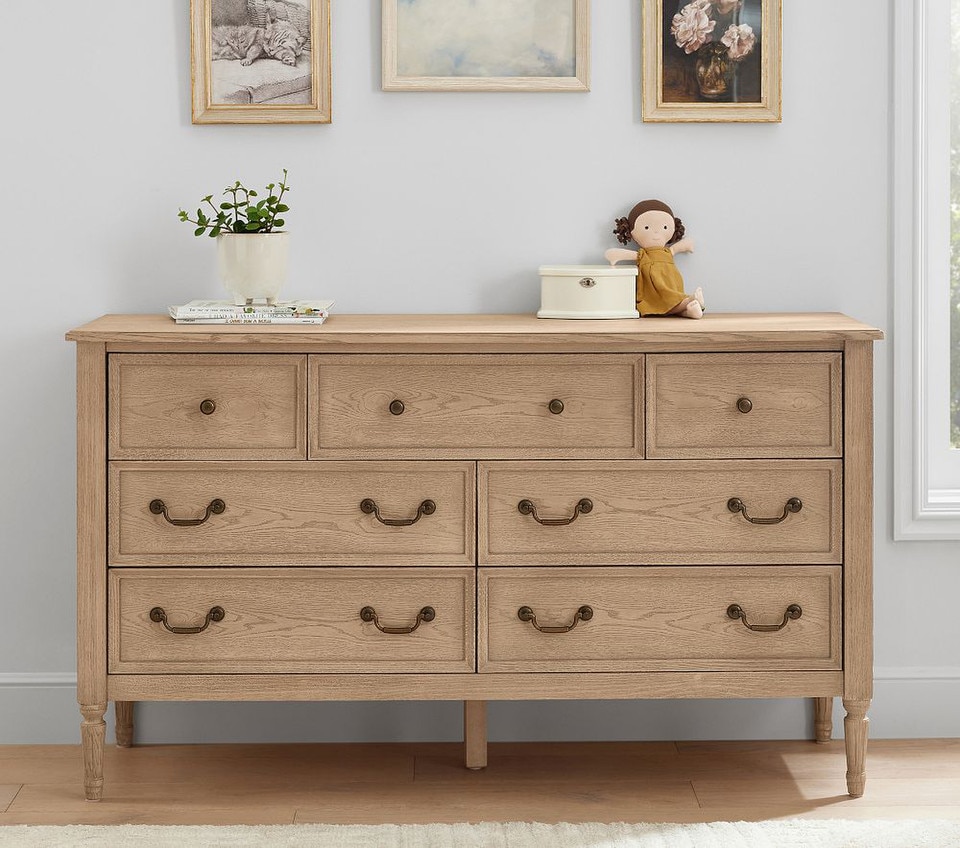 Blythe 7-Drawer Dresser (142 cm)