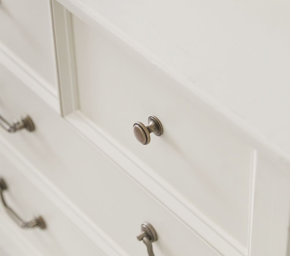 Blythe 7-Drawer Dresser (142 cm)