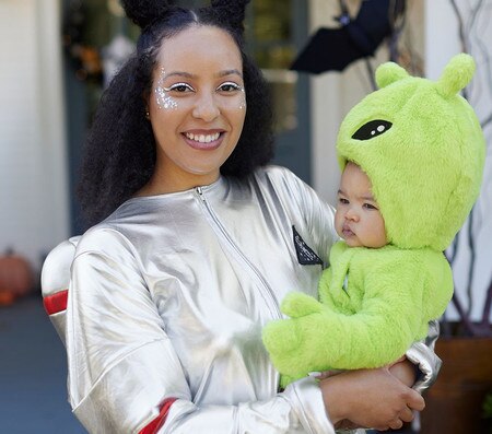 Mom and Baby Halloween Costume: Astronaut and Alien