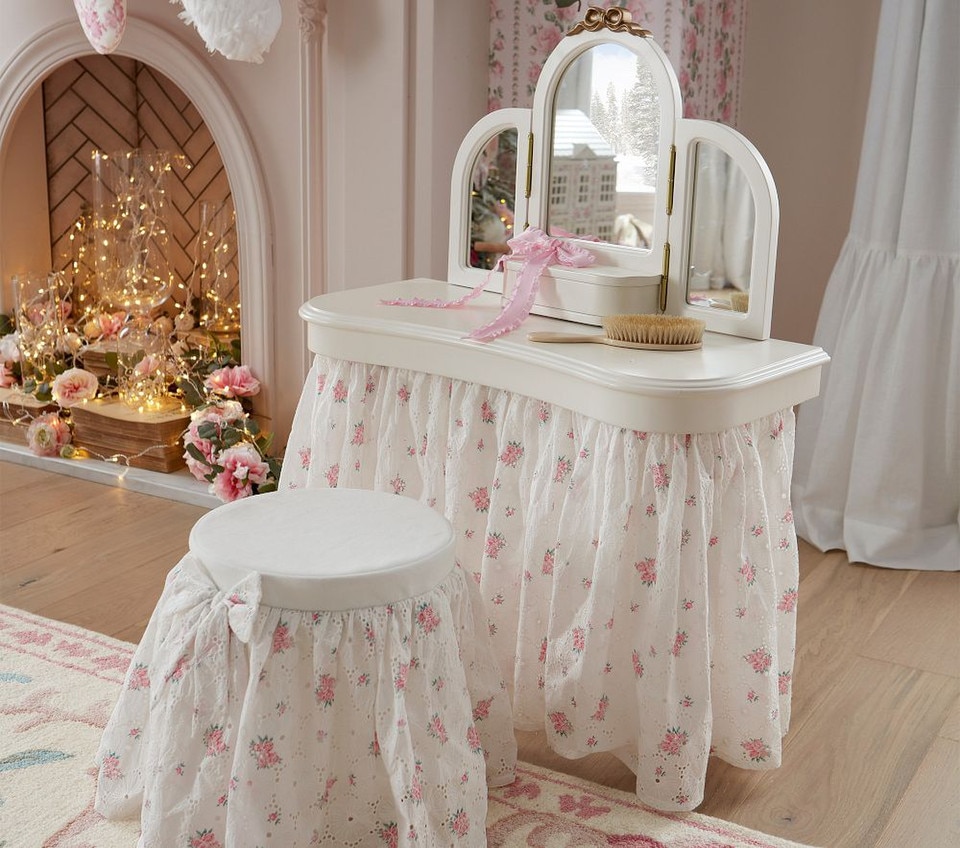 LoveShackFancy Play Vanity (114 cm)