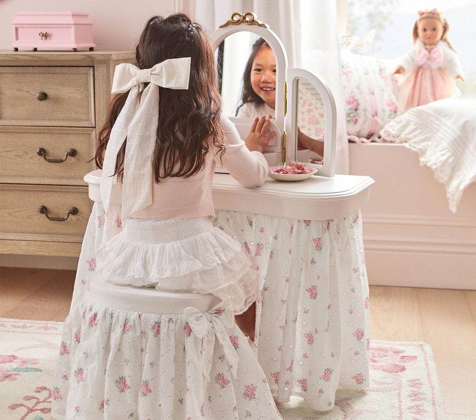 LoveShackFancy Play Vanity (114 cm)