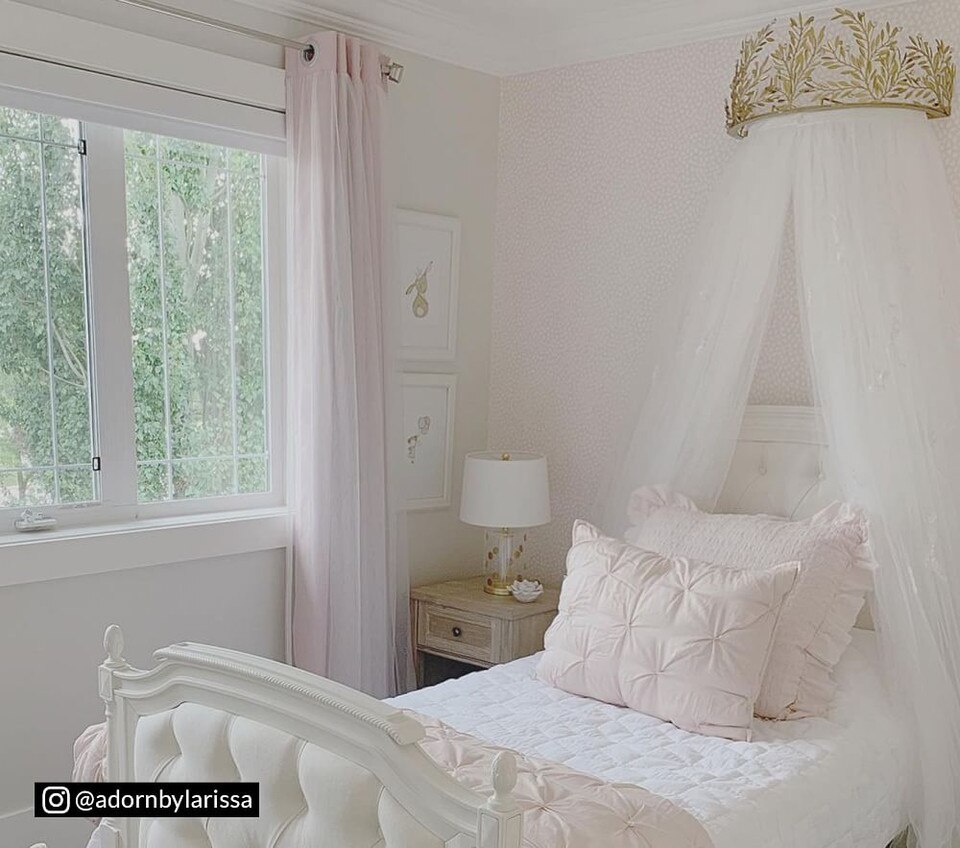 Monique Lhullier Gold Vine Cornice & Curtains
