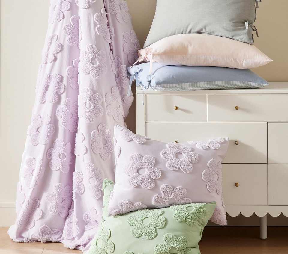 Textured Daisy Jacquard Quilt Cover & Pillowcases